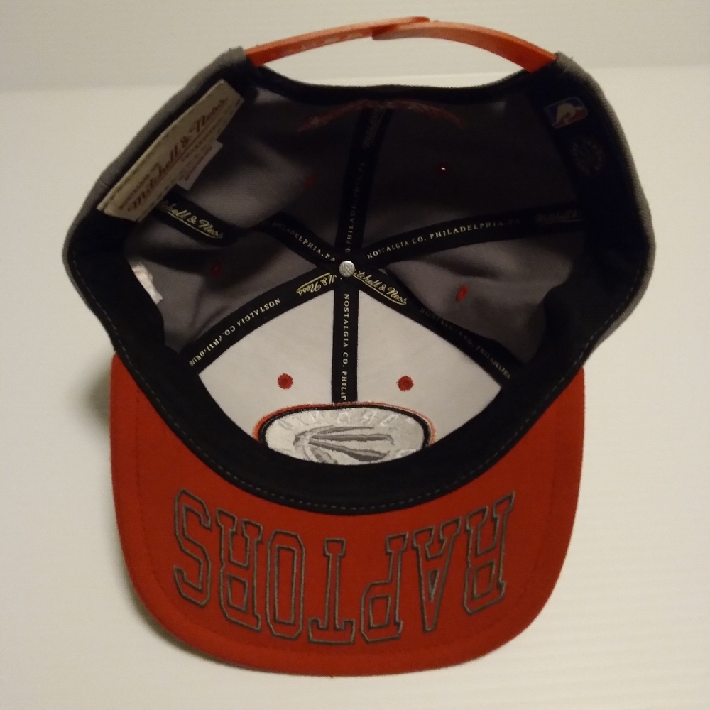 Toronto Raptors NBA Snapback Hat - Picture 3 of 9